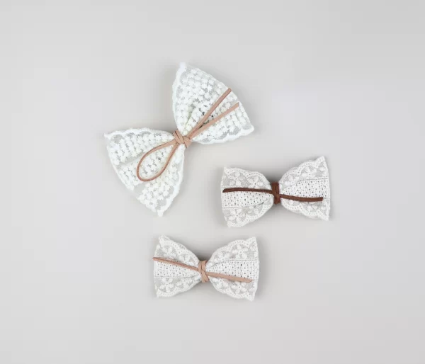 OVERSIZED LACE BOW FOR GIRLS